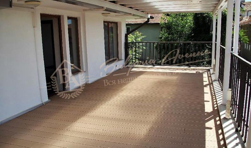 Three-storey house for a boutique hotel or residential use with sea views in Balchik