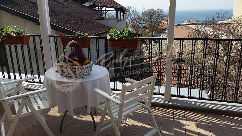 Three-storey house for a boutique hotel or residential use with sea views in Balchik