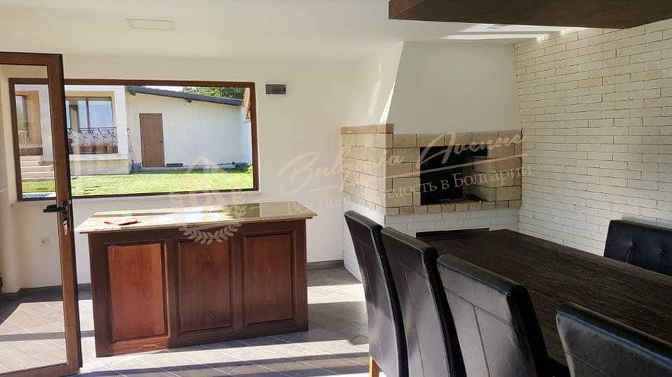 Two-storey house with swimming pool in Bliznatsi and sea views, 20 km from Varna