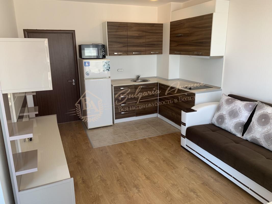 Spacious 2-bedroom apartment 120 m from the sea in Ravda