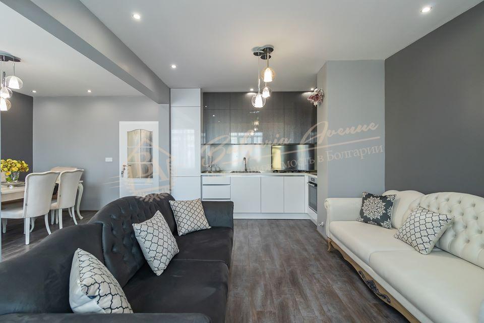 Stylish three-bedroom apartment in the centre of Varna