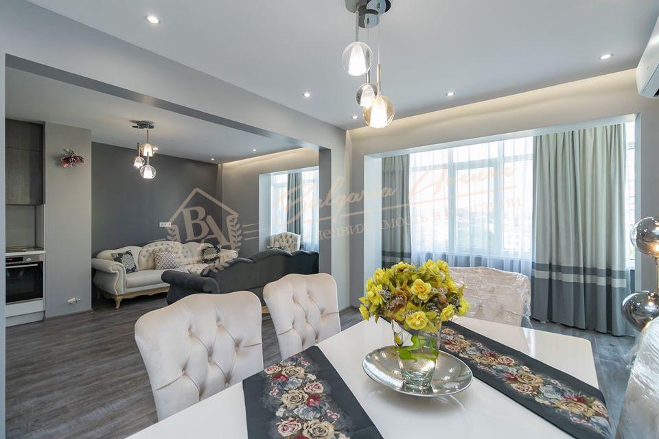 Stylish three-bedroom apartment in the centre of Varna