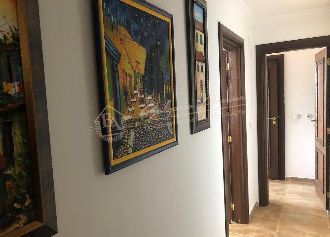 Three-bedroom apartment with sea view 100 m from the beach in Sveti Vlas