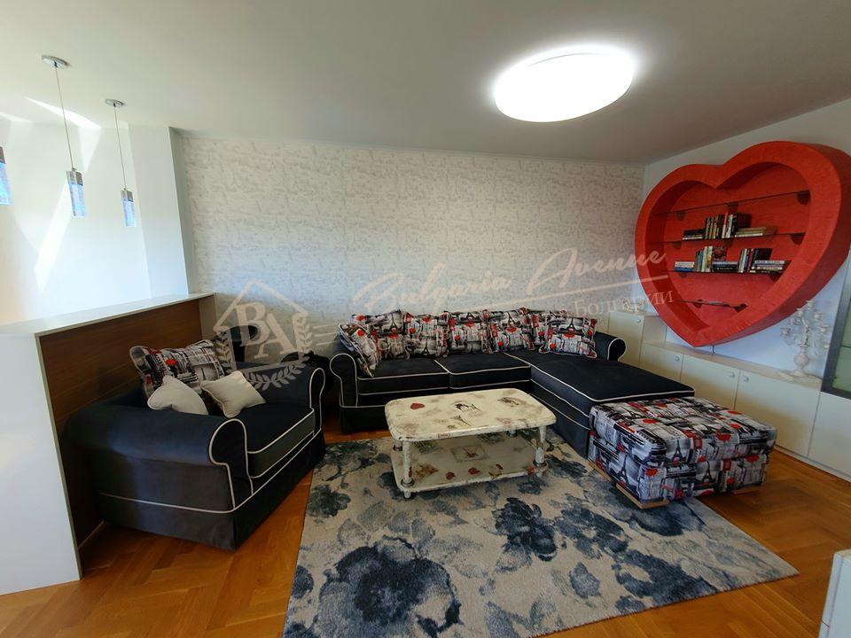 Spacious two-floor apartment with sea view in Varna