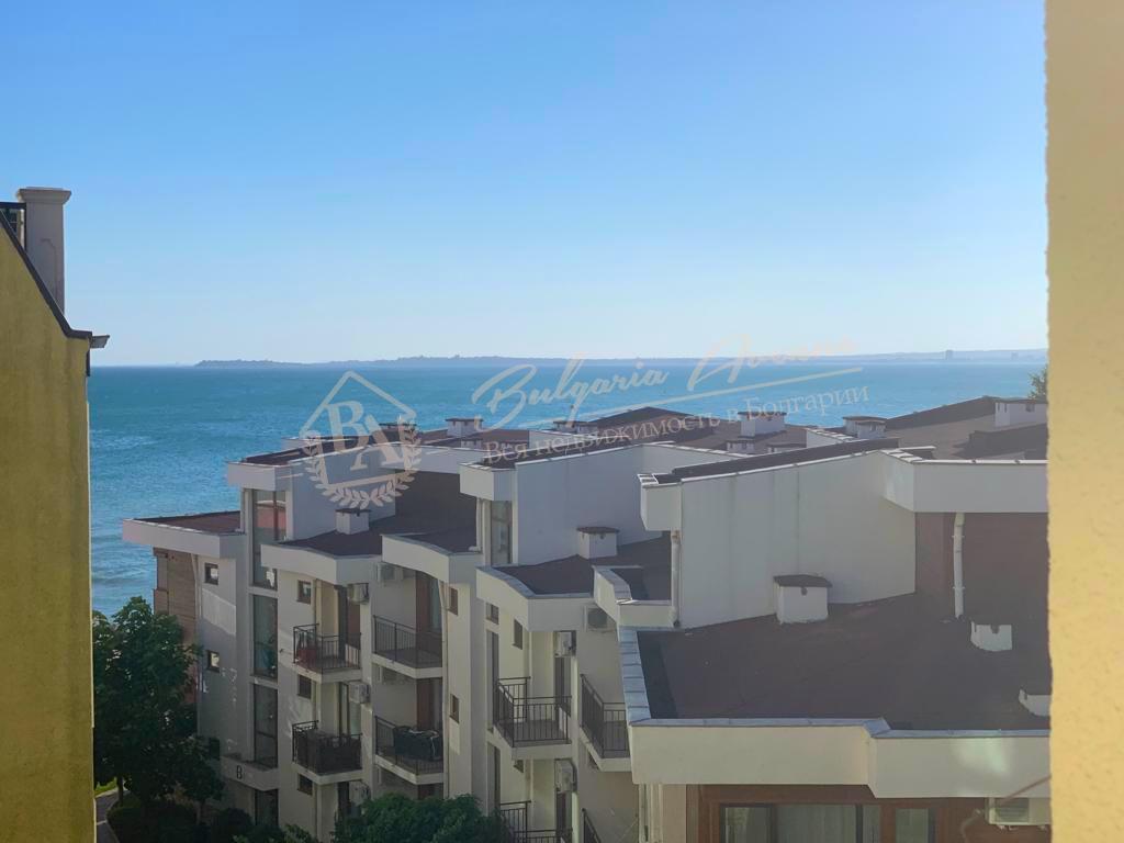 Furnished apartment with 1 bedroom and panoramic sea view on the first line