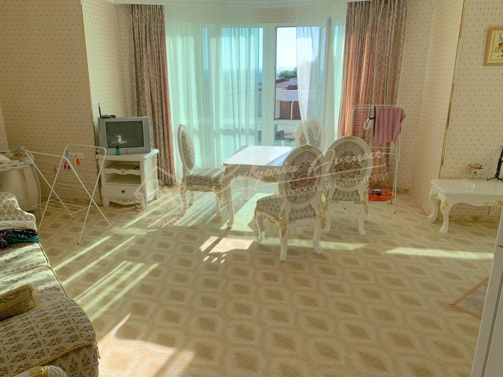Furnished apartment with 1 bedroom and panoramic sea view on the first line