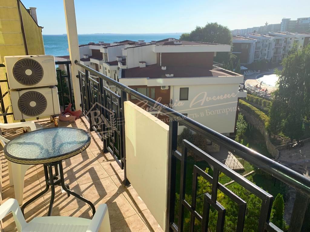 Furnished apartment with 1 bedroom and panoramic sea view on the first line
