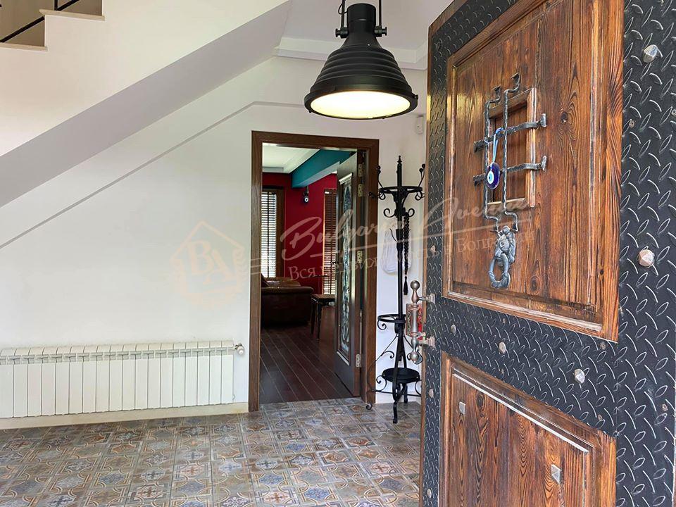 Luxury house with swimming pool and private garden in the Trakata area, Varna