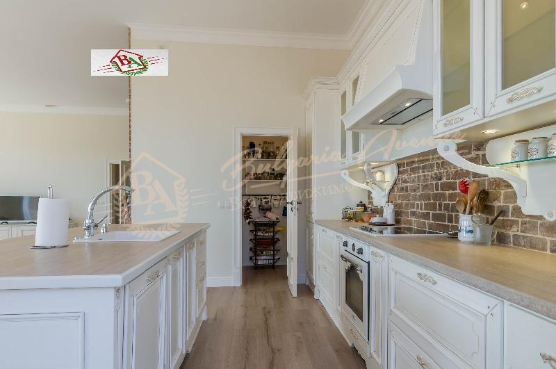 Stylish single-storey house located just 12 km from the centre of Varna