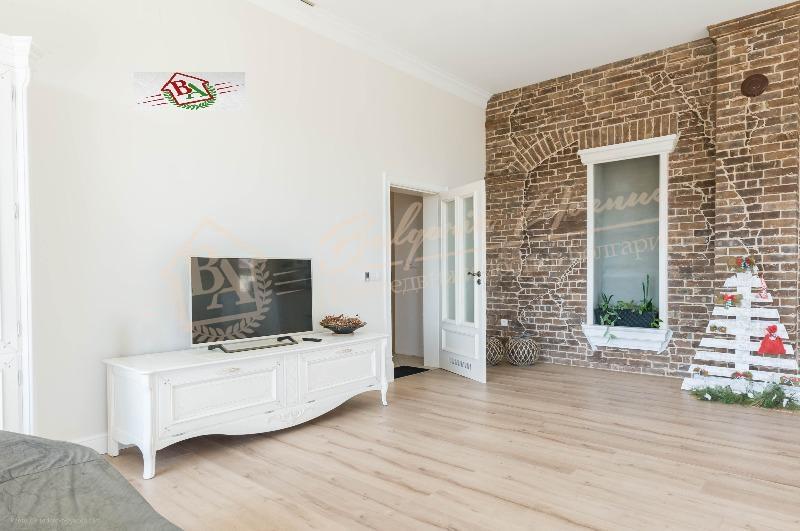 Stylish single-storey house located just 12 km from the centre of Varna