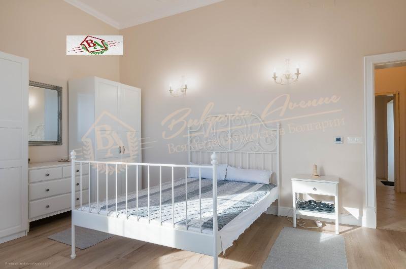 Stylish single-storey house located just 12 km from the centre of Varna
