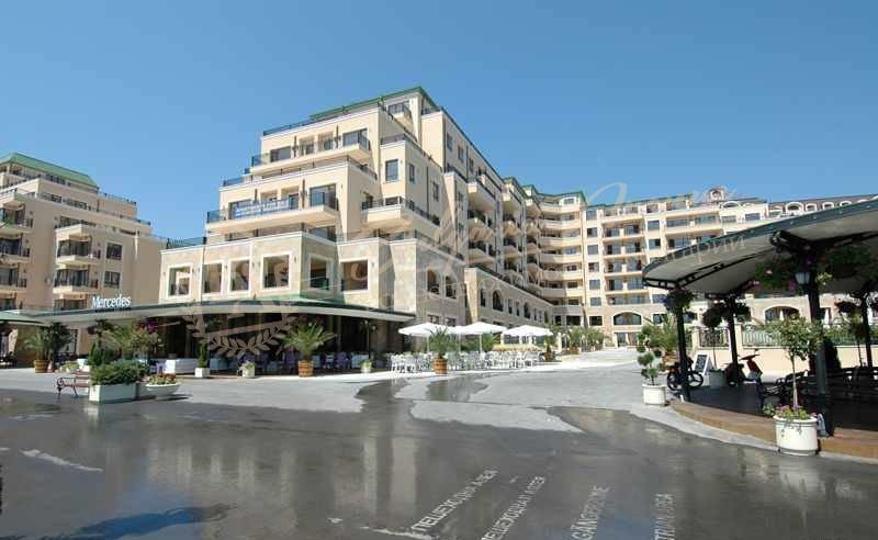 1-Bedroom Apartment on the First Line near Admiral Hotel, Golden Sands