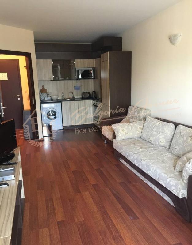 1-Bedroom Apartment on the First Line near Admiral Hotel, Golden Sands