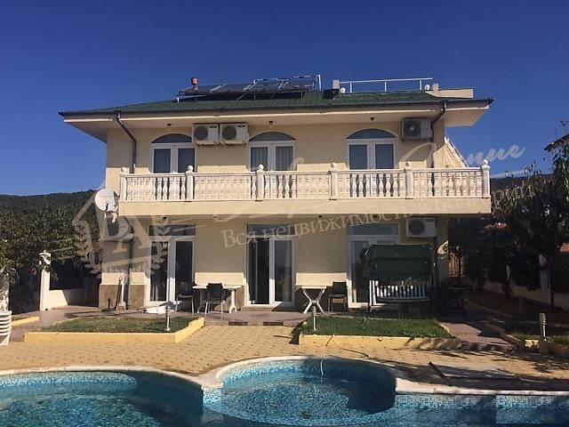 House with swimming pool and sea and bay views in Sveti Vlas