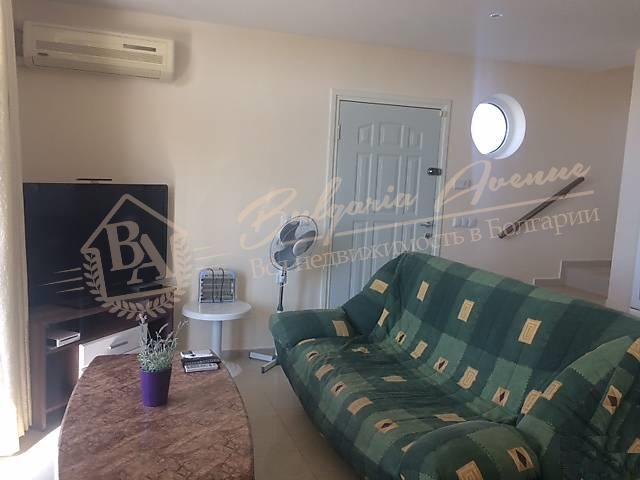 House with swimming pool and sea and bay views in Sveti Vlas