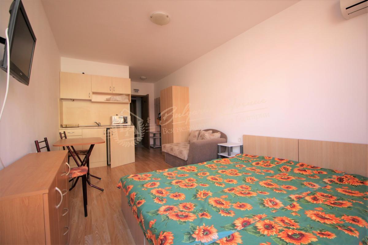 Cosy furnished studio near the sea, Sunny Beach resort