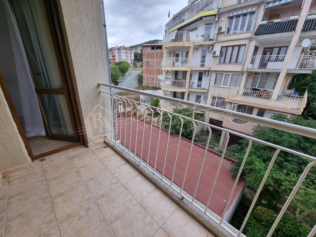 Three-bedroom apartment with sea view, no maintenance fee, Sveti Vlas