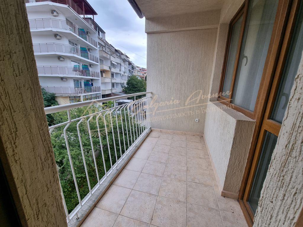 Three-bedroom apartment with sea view, no maintenance fee, Sveti Vlas
