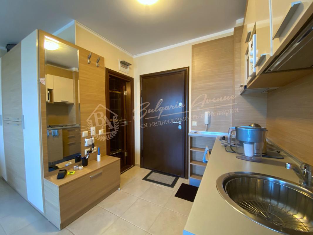 Studio with sea view in a first-line complex "Chateau del Marina", Nessebar