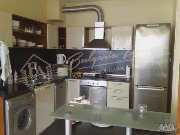 Three-storey house with plot and swimming pool in the Briz area