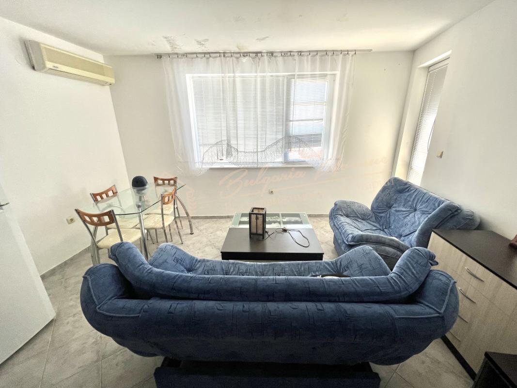 Two-bedroom apartment in a residential building in the town of Pomorie