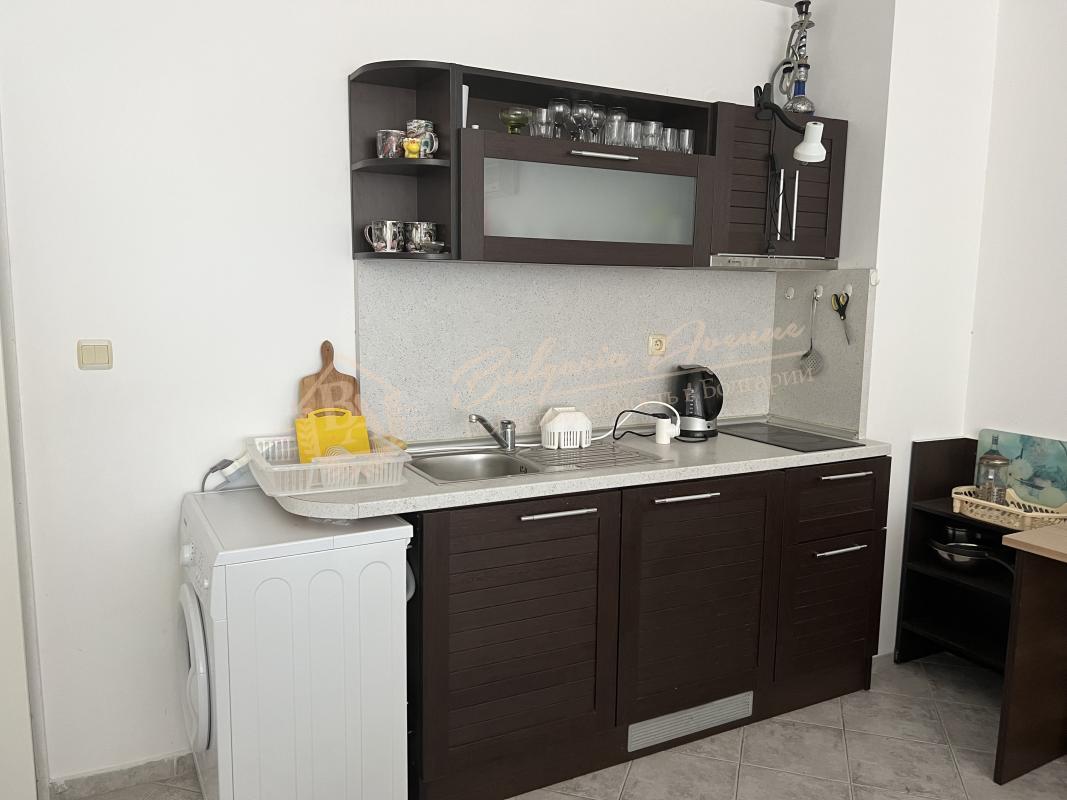 Two-bedroom apartment in a residential building in the town of Pomorie