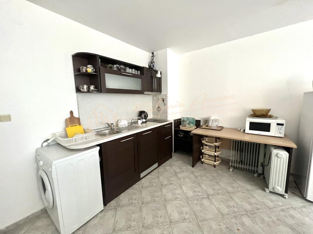 Two-bedroom apartment in a residential building in the town of Pomorie