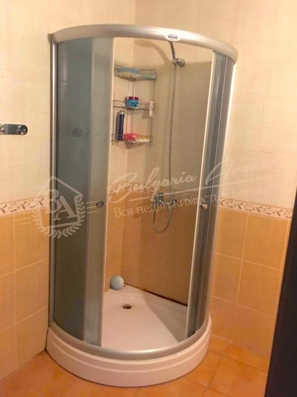 Three-bedroom apartment on the first line in Pomorie. No maintenance fee! Documents ready for the transaction