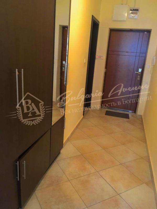 Three-bedroom apartment on the first line in Pomorie. No maintenance fee! Documents ready for the transaction