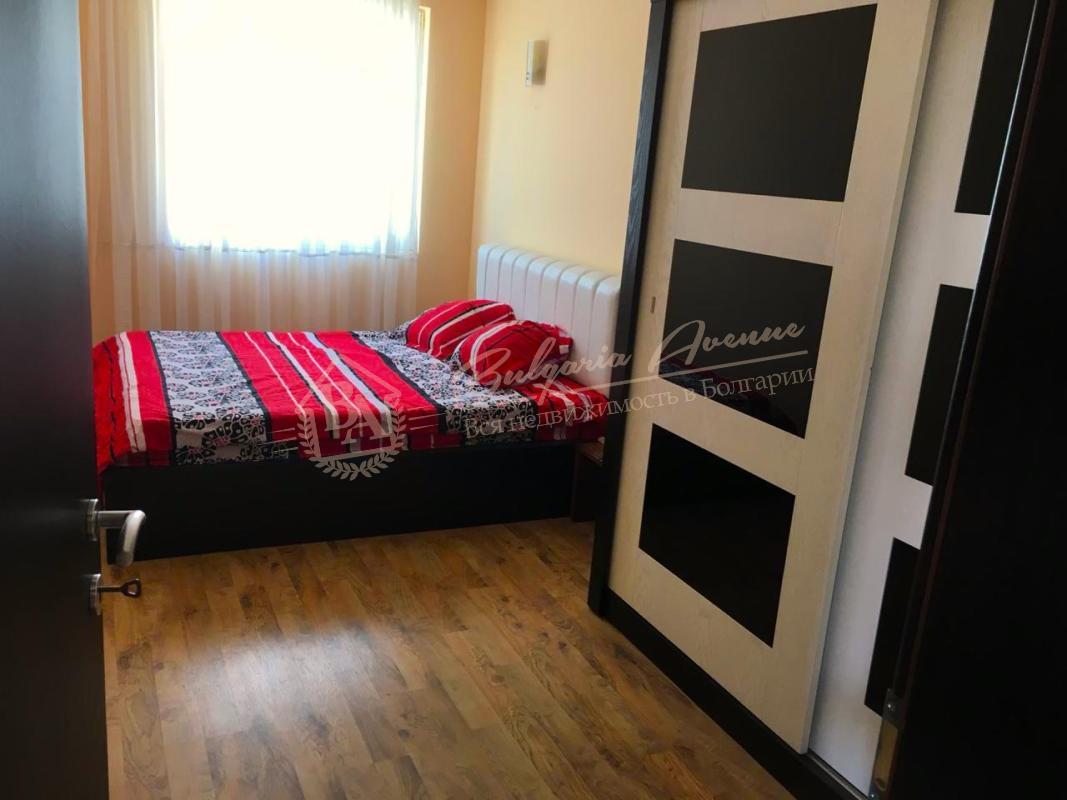 Three-bedroom apartment on the first line in Pomorie. No maintenance fee! Documents ready for the transaction