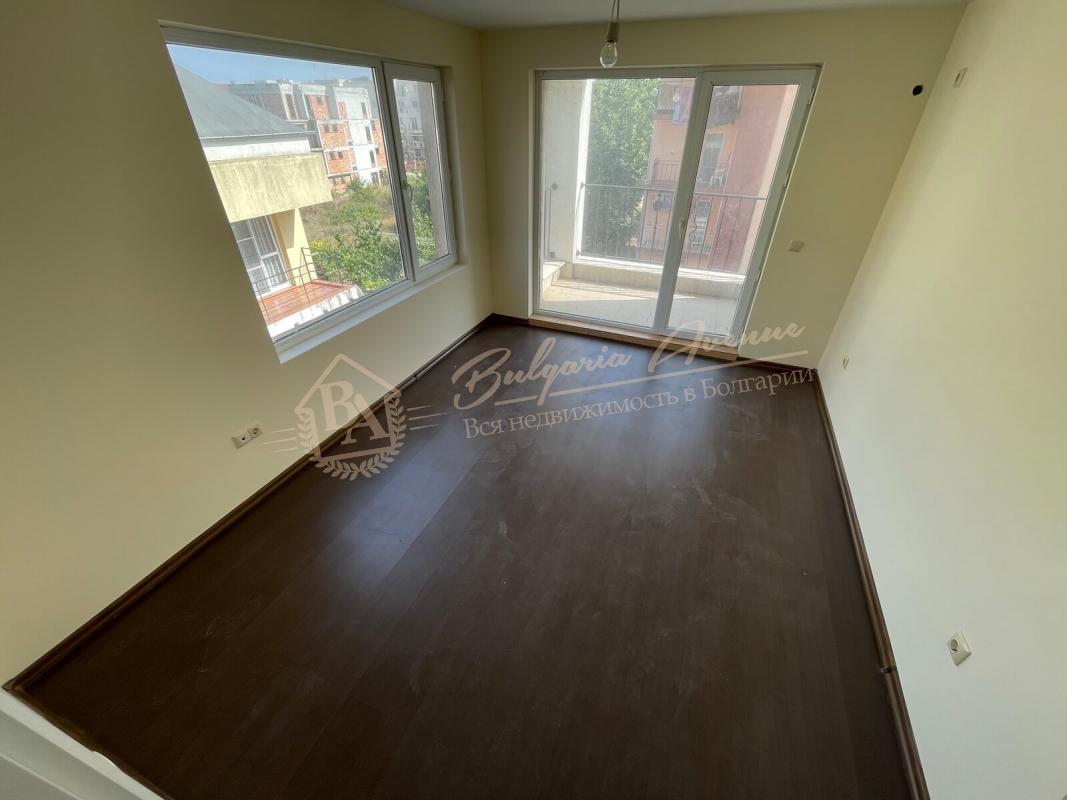 New three-bedroom apartment in Ravda, unfurnished