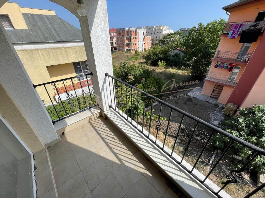 New three-bedroom apartment in Ravda, unfurnished