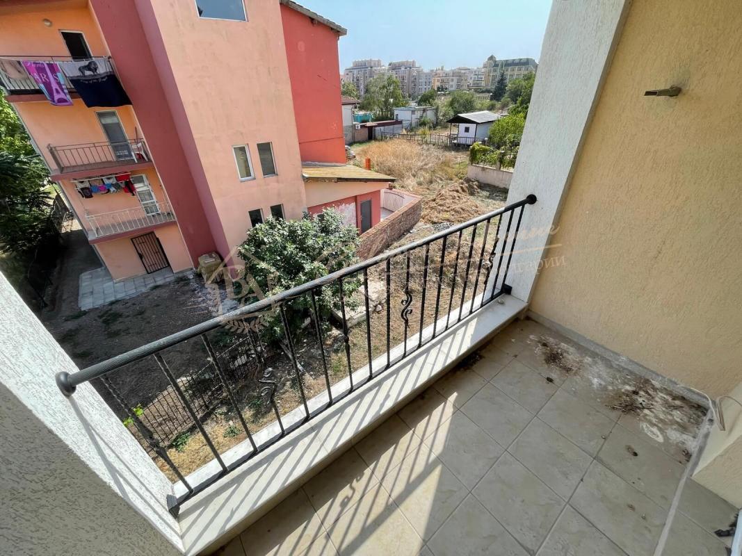 New three-bedroom apartment in Ravda, unfurnished