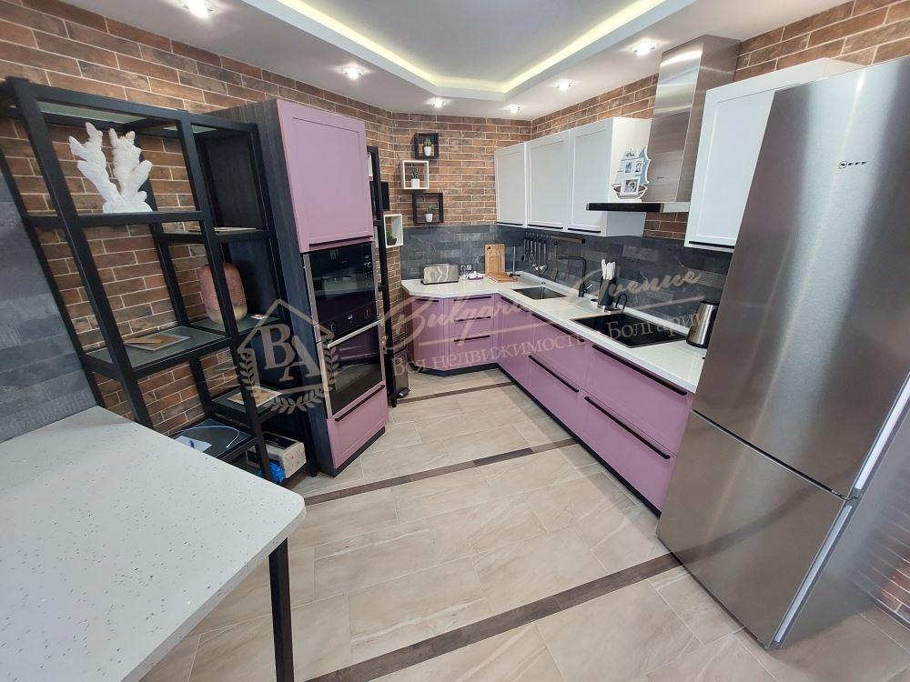 Large three-bedroom apartment in Burgas, Lazur sea quarter