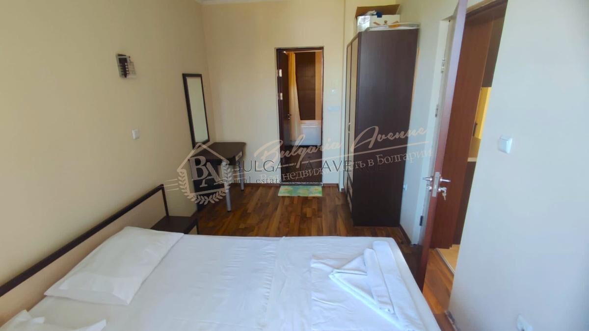 Three-Bedroom Apartment with Pool View in Apollon 2 Complex