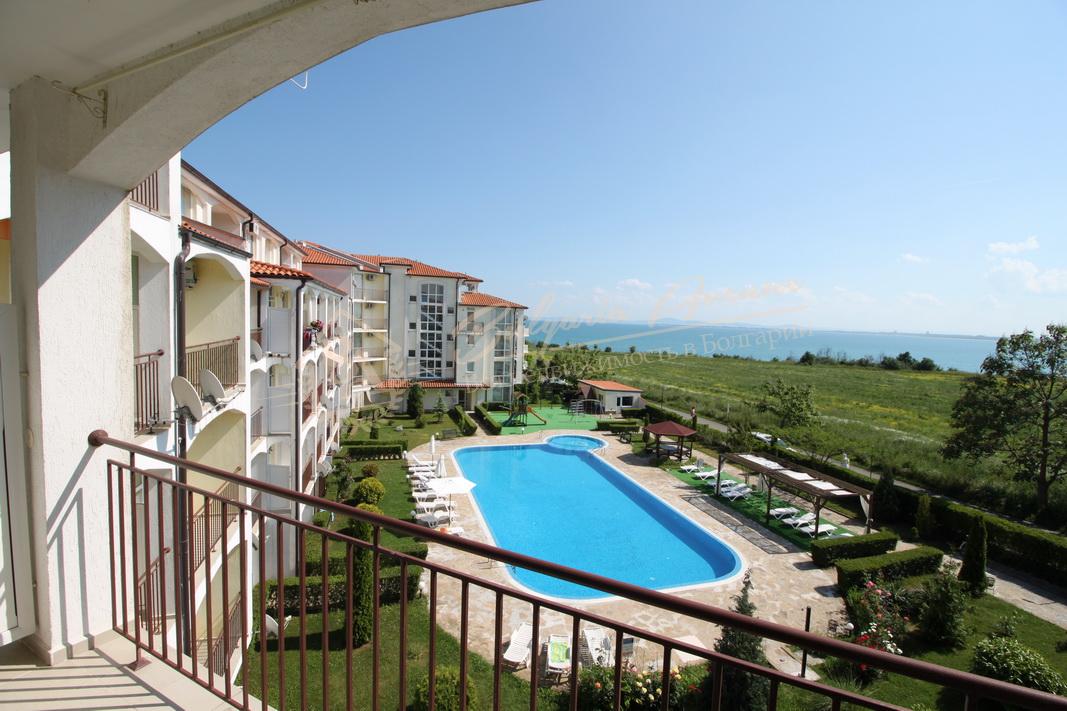 Furnished studio with sea view metres from the beach in Ravda
