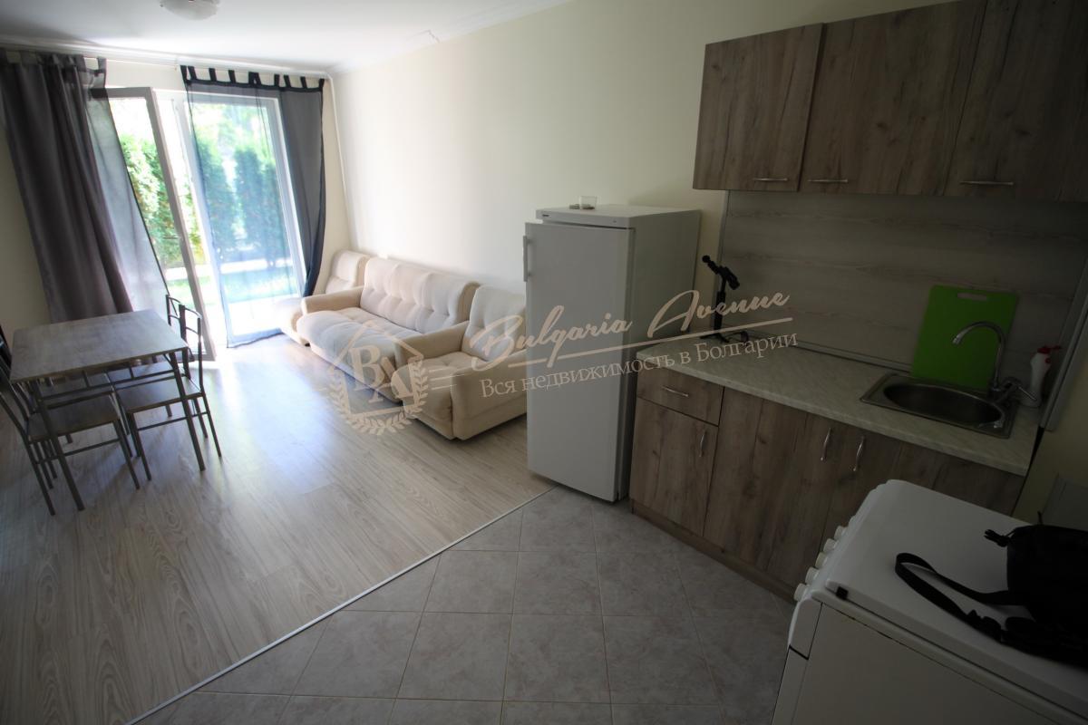 Spacious, furnished studio with its own courtyard, Sunny Beach