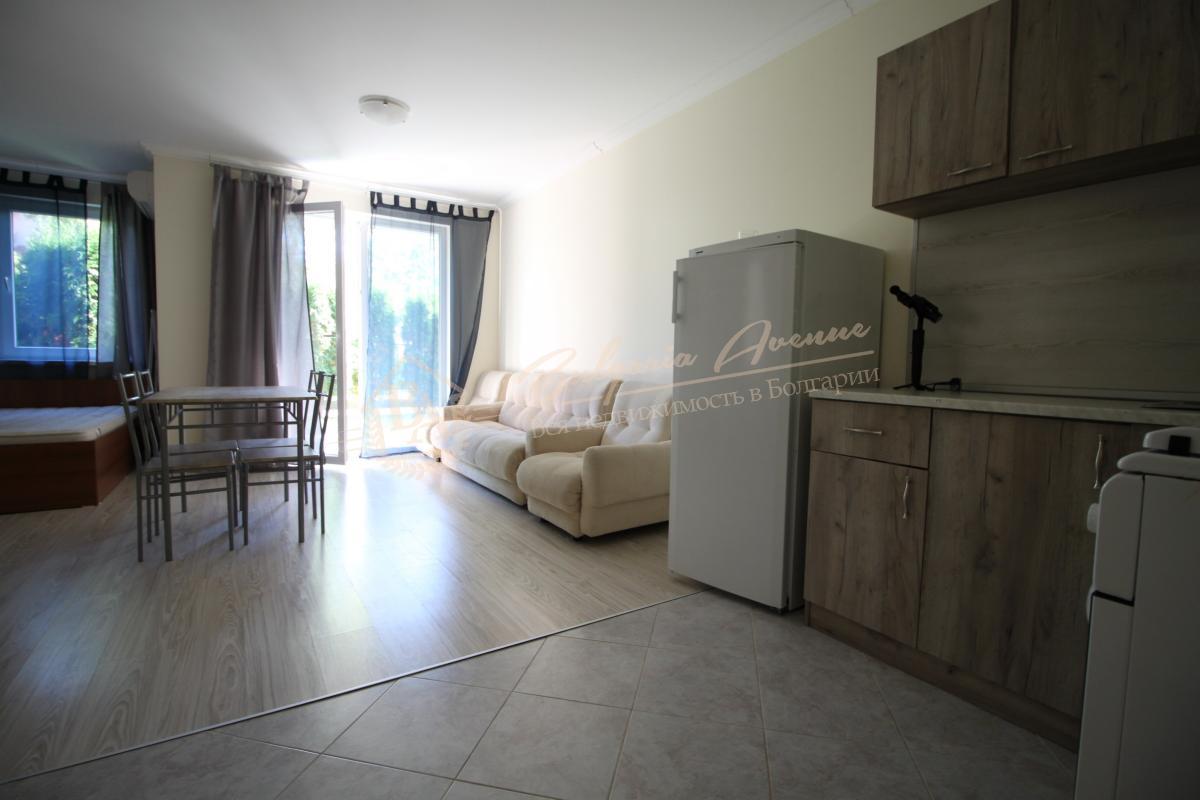 Spacious, furnished studio with its own courtyard, Sunny Beach