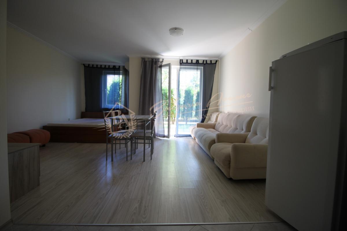 Spacious, furnished studio with its own courtyard, Sunny Beach
