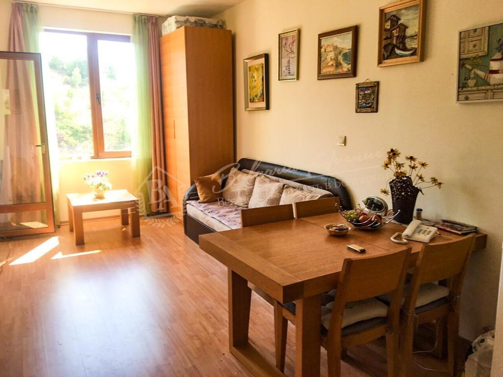 Spacious apartment with sea view on the first line in Sveti Vlas