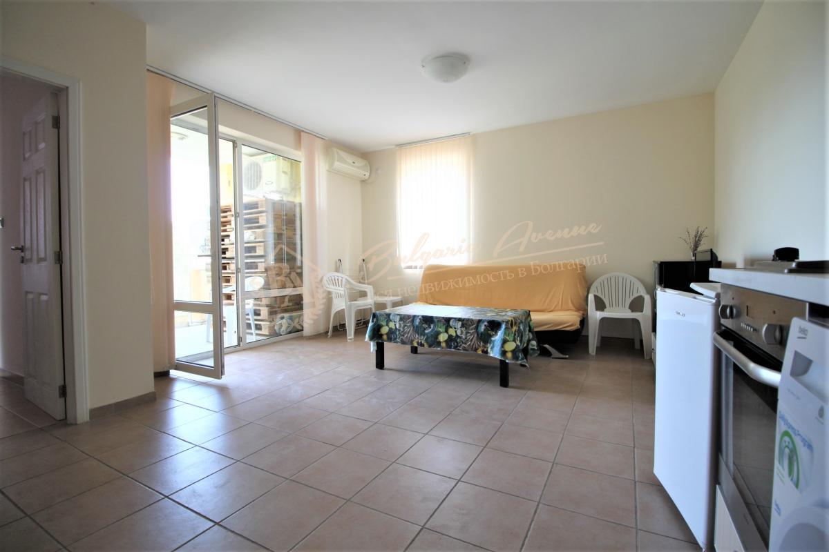 Apartment with kitchen niche and spacious terrace, Sunny Beach