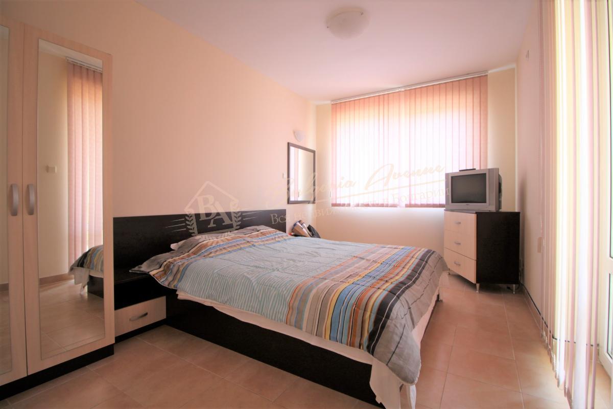 Apartment with kitchen niche and spacious terrace, Sunny Beach