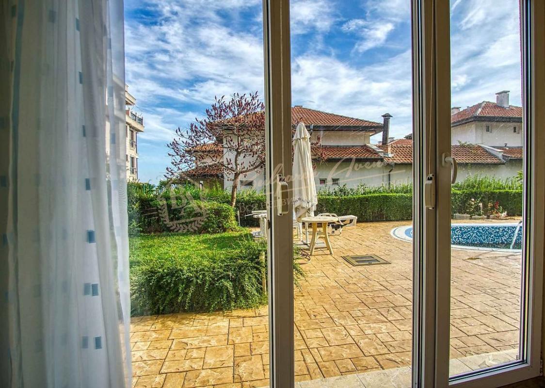 Two-bedroom apartment with sea view 50 m from the beach, Ravda