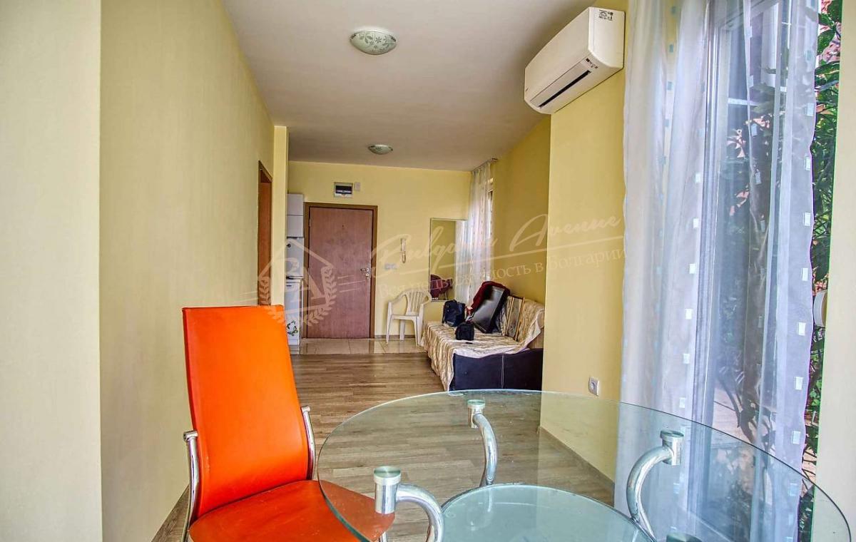 Two-bedroom apartment with sea view 50 m from the beach, Ravda