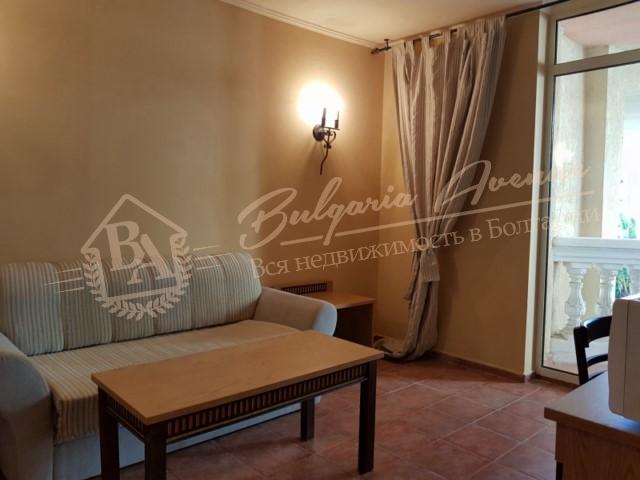 Furnished 1-bedroom apartment on the first line of the sea, Elenite complex
