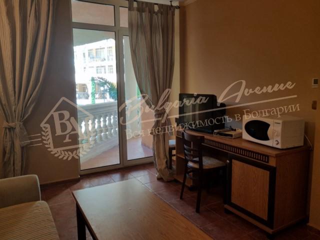 Furnished 1-bedroom apartment on the first line of the sea, Elenite complex