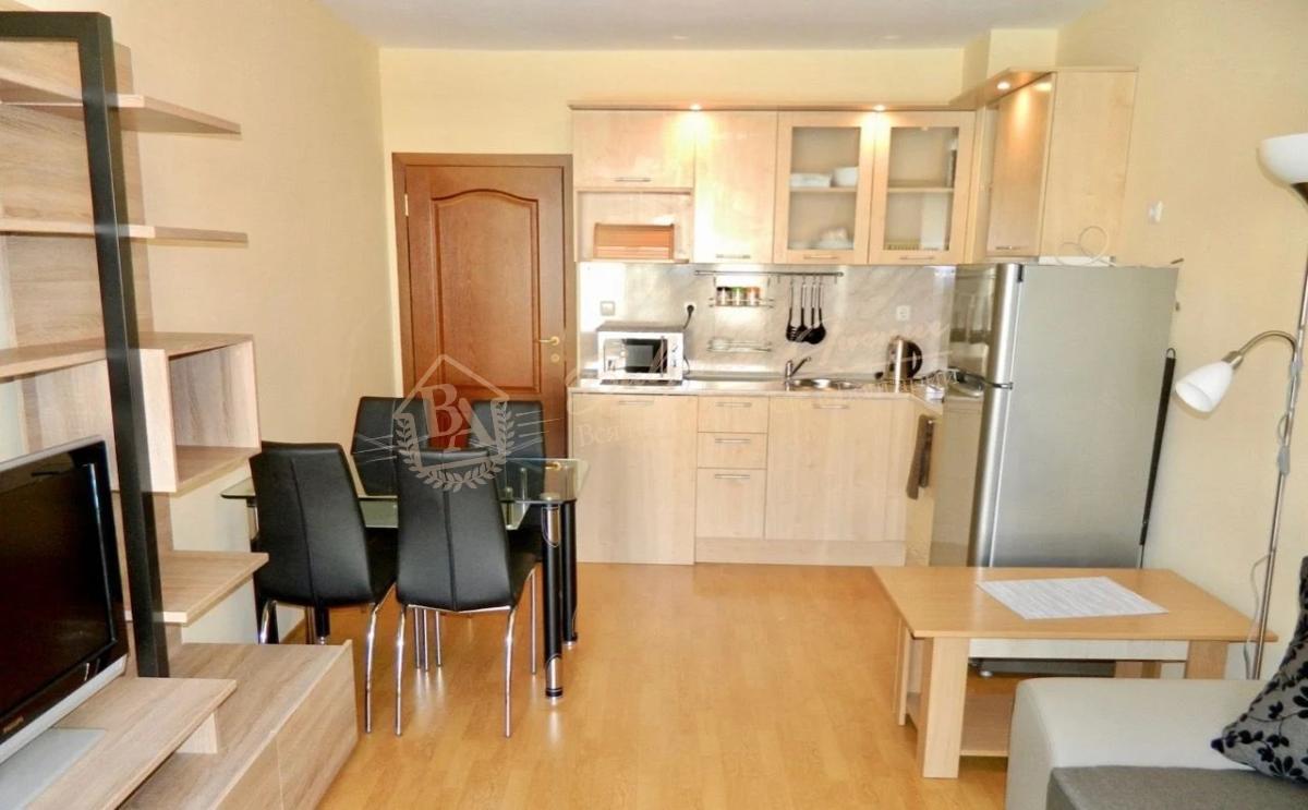 Two-bedroom apartment with sea view in the central part of Sveti Vlas