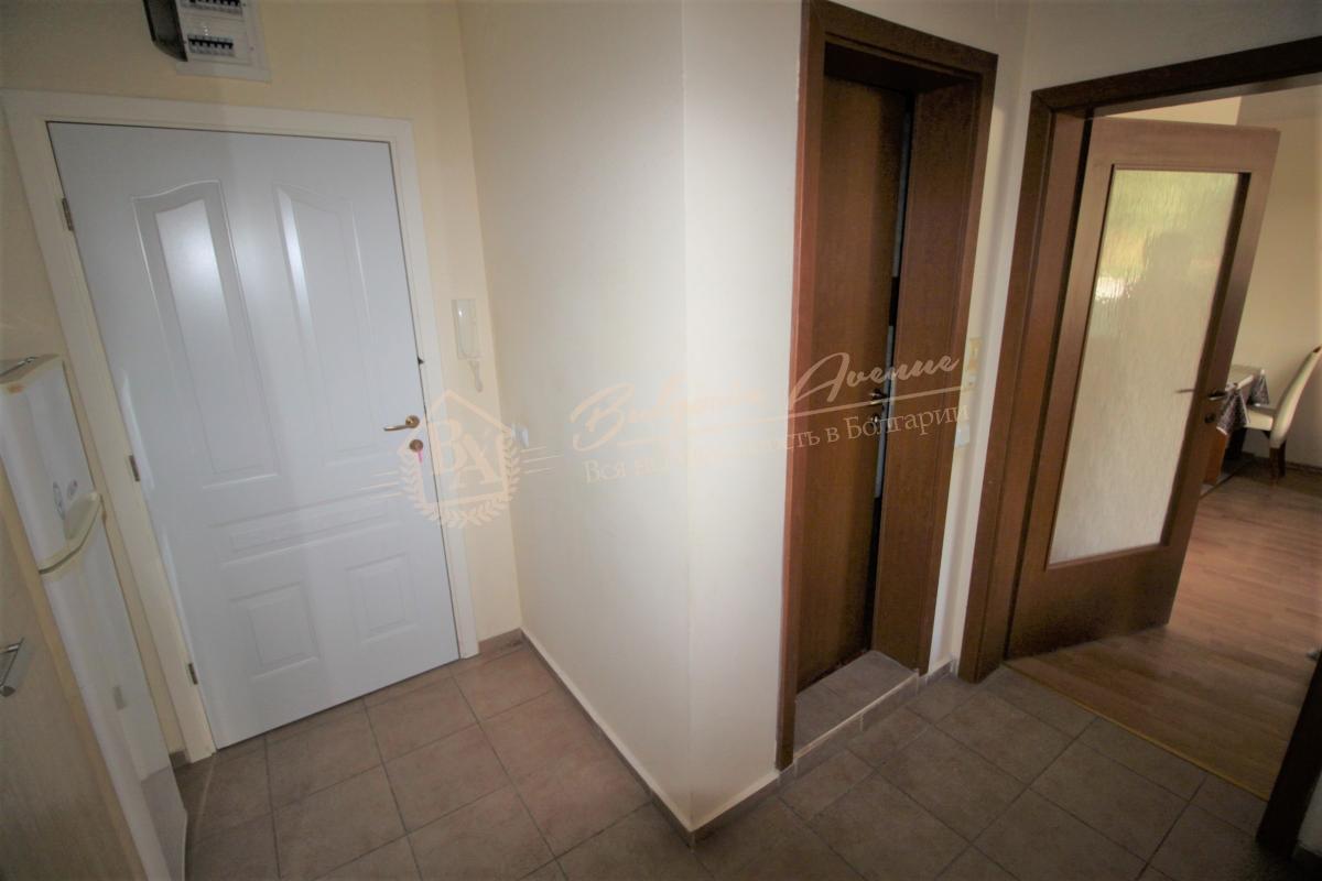 Two-bedroom apartment in a complex by the sea, 100 m from the beach, Sveti Vlas