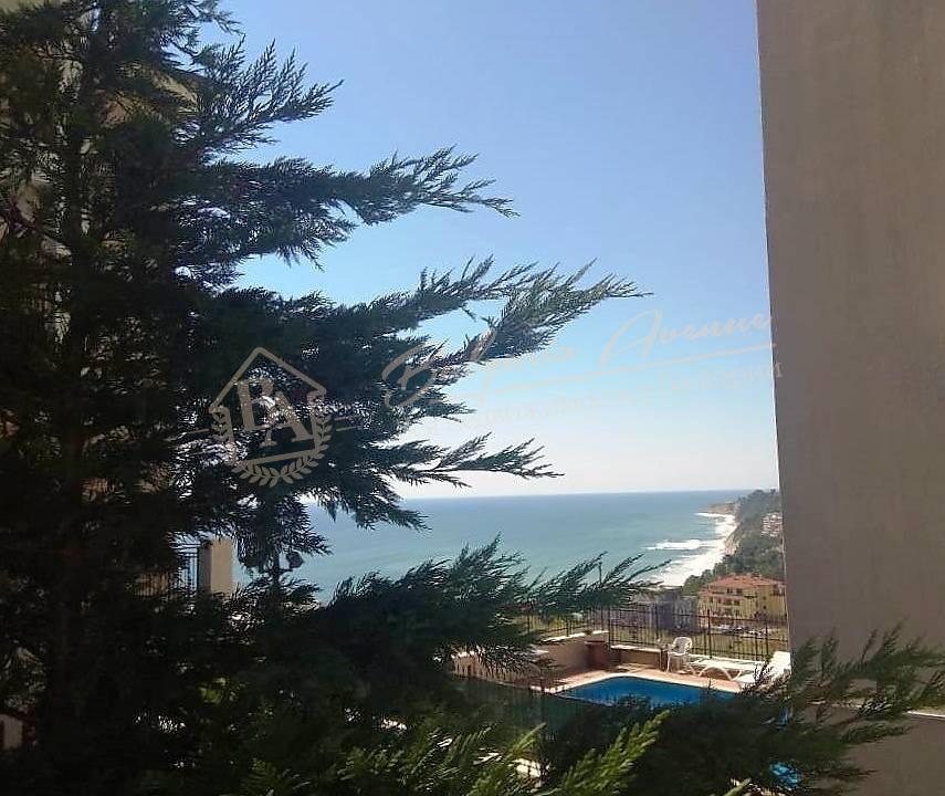 Two-bedroom apartment with sea view and courtyard in Byala