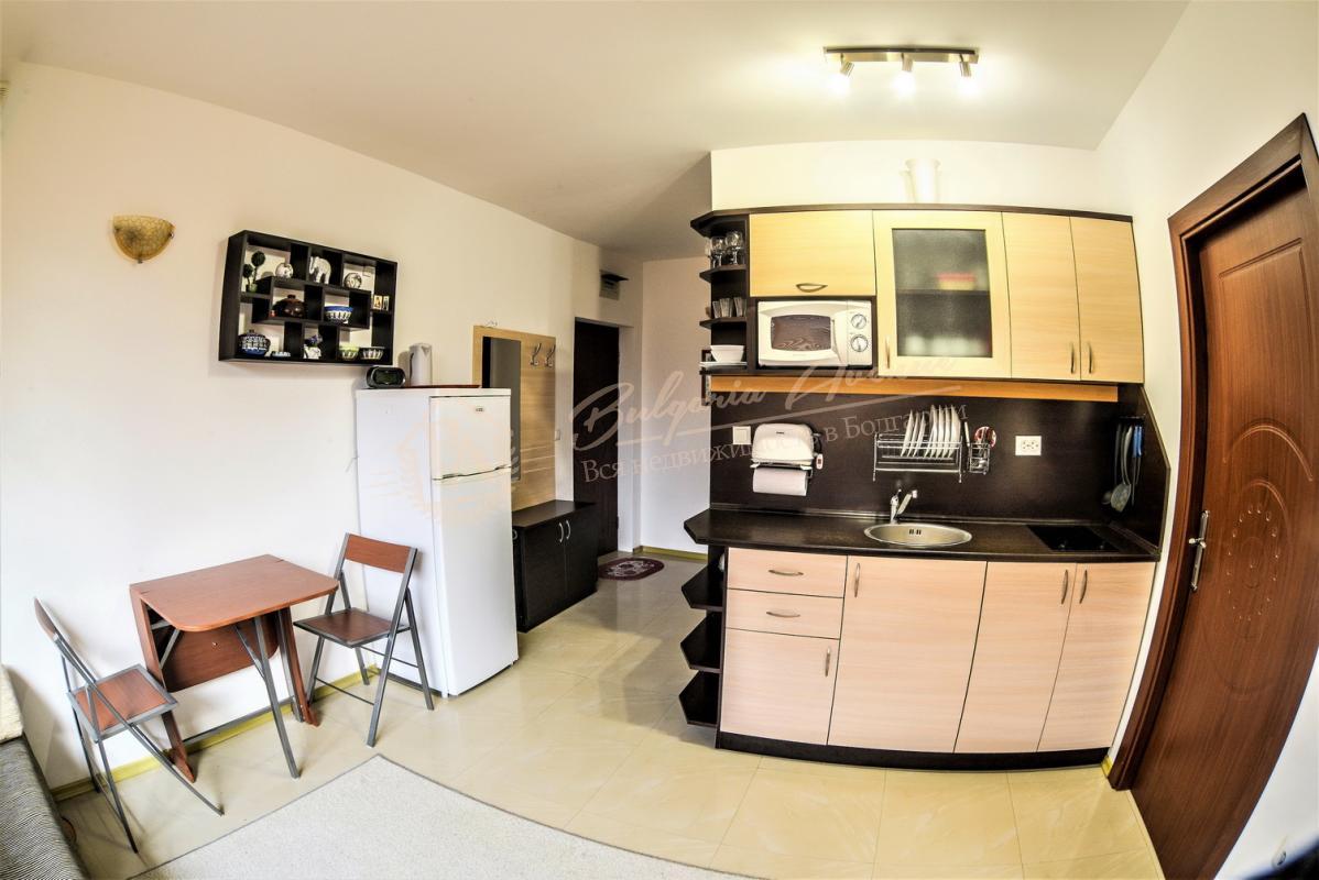 Cosy 1-bedroom apartment with its own parking near the sea, Sunny Beach